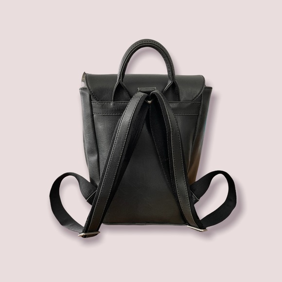 Black Matt & Nat Backpack - Picture 2 of 4